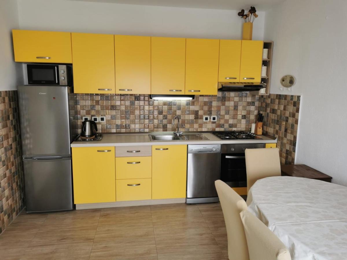 Apartman Ante Brela Bagian luar foto