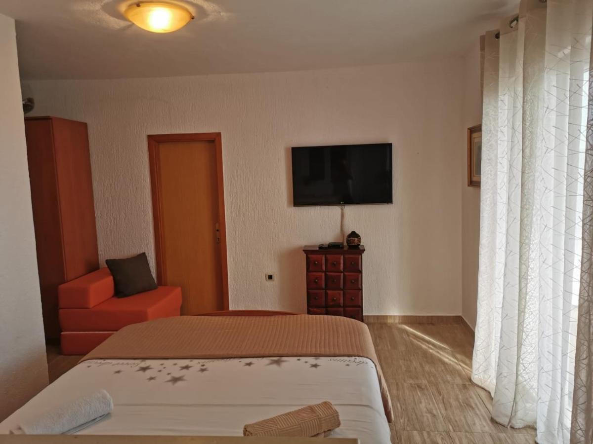 Apartman Ante Brela Bagian luar foto